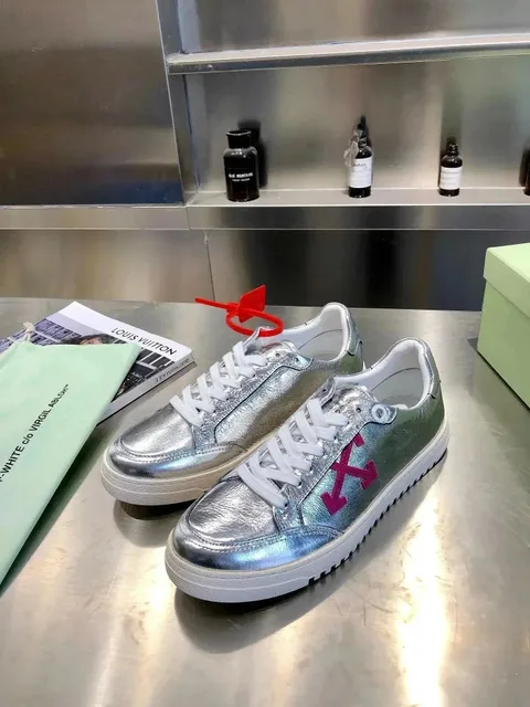 Off-White Low Top Sneaker Metallic Silver with Pink Arrow