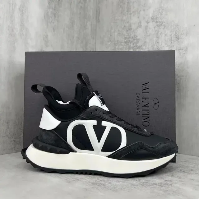 Valentino Speed Trainer VLogo
