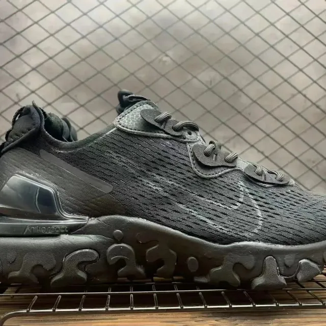 Nike Air VaporMax Plus Triple Black