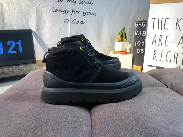 UGG Platform Boot All Black