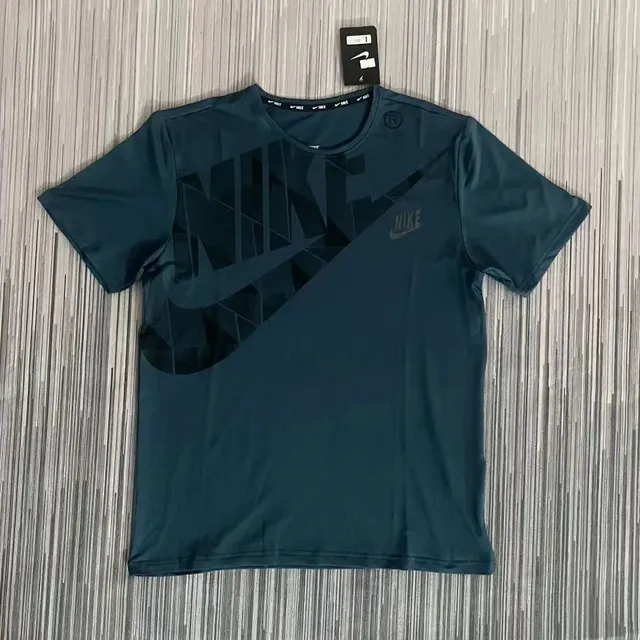 Nike Graphic Tee