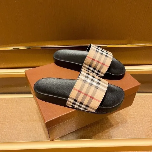 Burberry Check Slide Vintage Check