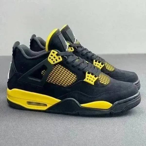 Air Jordan 4 Thunder