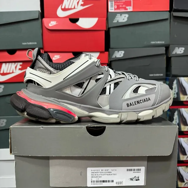 Balenciaga Triple S Medium Ash
