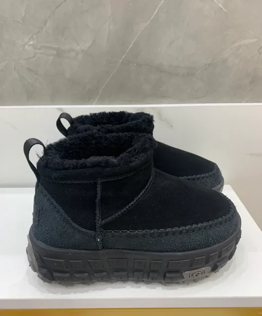 UGG Mini Fluff Classic