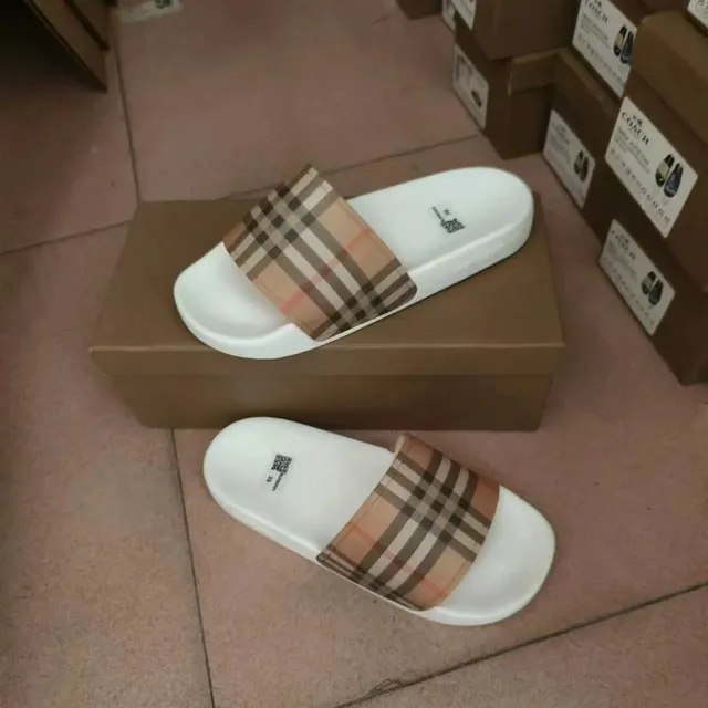 Burberry Check Slide Classic Check