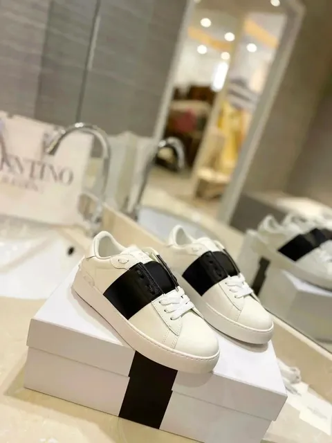 Valentino Rockstud Stripe
