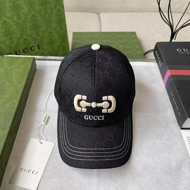 Gucci Baseball Cap Horsebit Logo