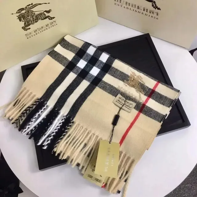 Burberry Classic Check Scarf Iconic Nova Check