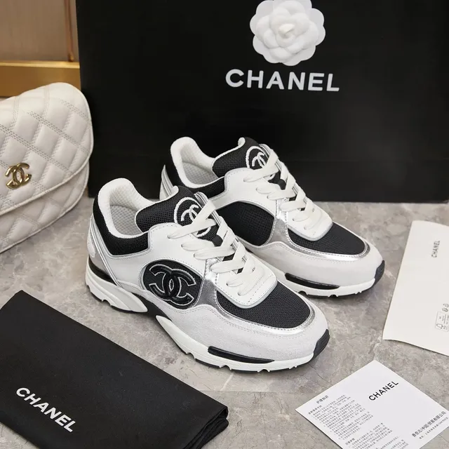 Chanel Sneaker CC Logo