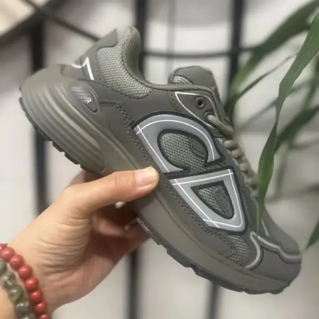 New Balance 2002R Grey