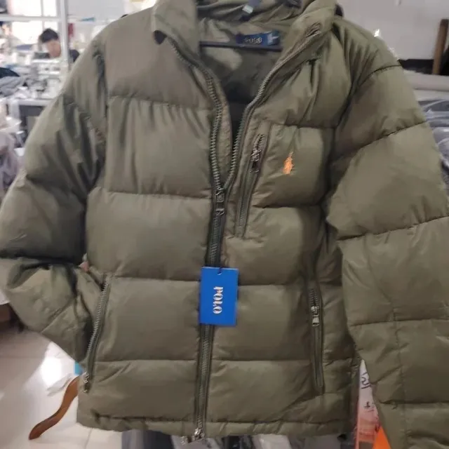 军绿色
