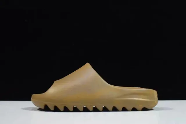 Yeezy Slide Earth