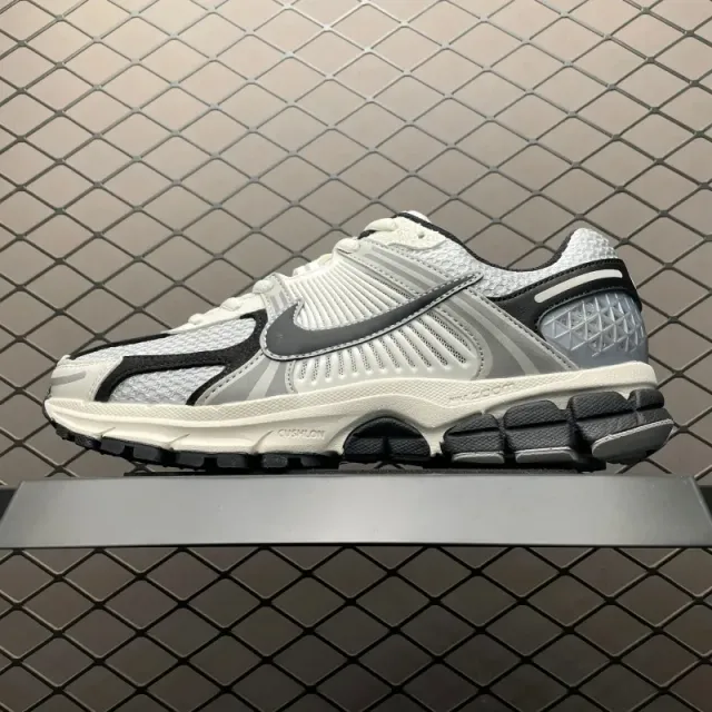 Nike Air Max TN Triple White