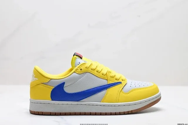 Nike × Travis Scott Dunk Low Reverse Mocha