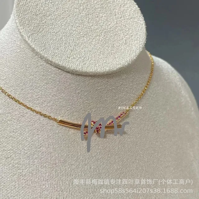 玫瑰金项粉钻