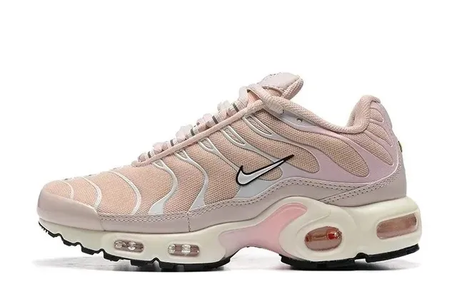 Nike Air Max Plus Soft Pink