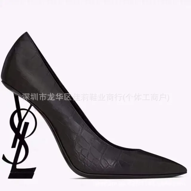 鳄鱼纹哑光黑跟10cm