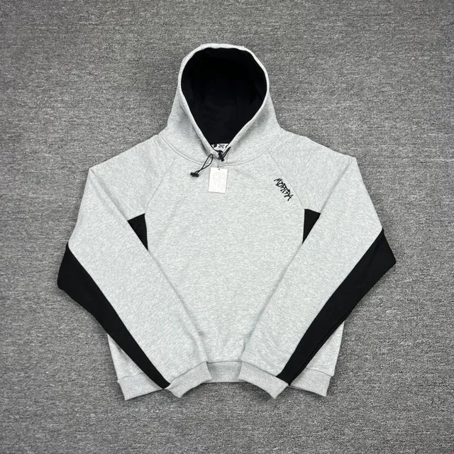 Mertra Hoodie Two-Tone