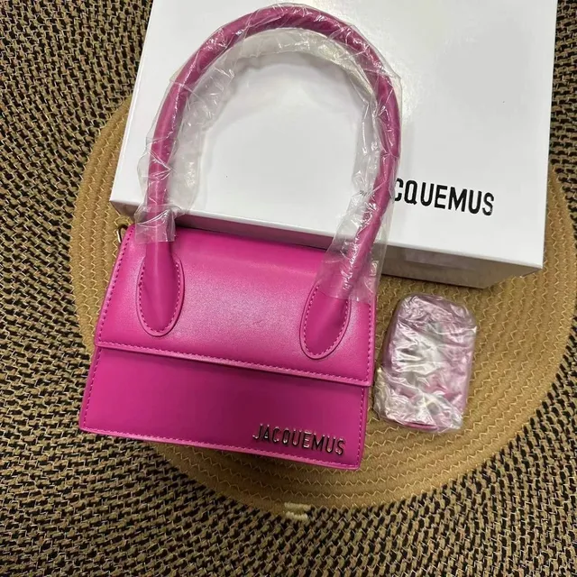 Jacquemus Le Chiquito Vivid Pink