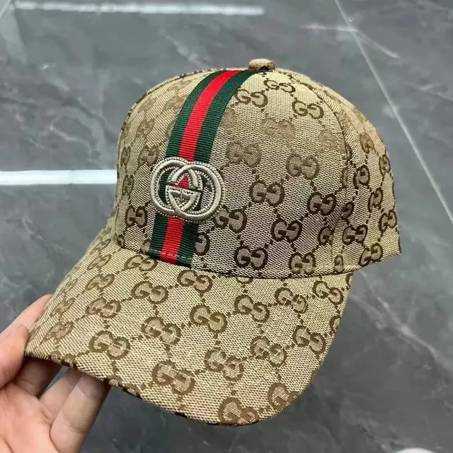 Gucci Baseball Cap GG Supreme Web Stripe