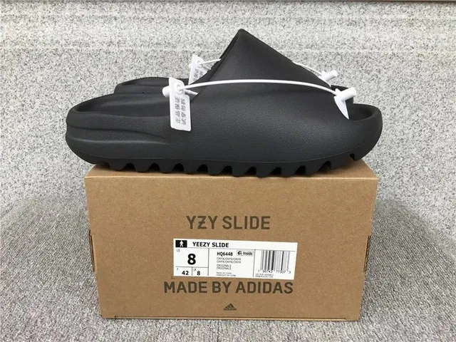 17黑色拖鞋