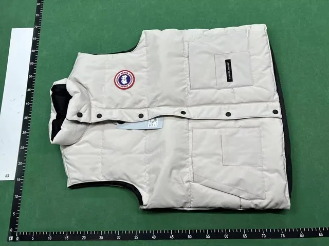Canada Goose Puffer Vest Classic Fit