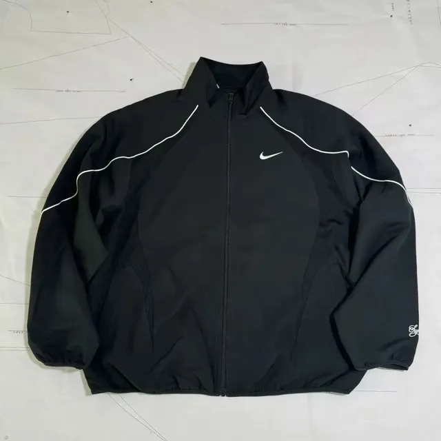 Nike × Supreme Windrunner Jacket Black/White