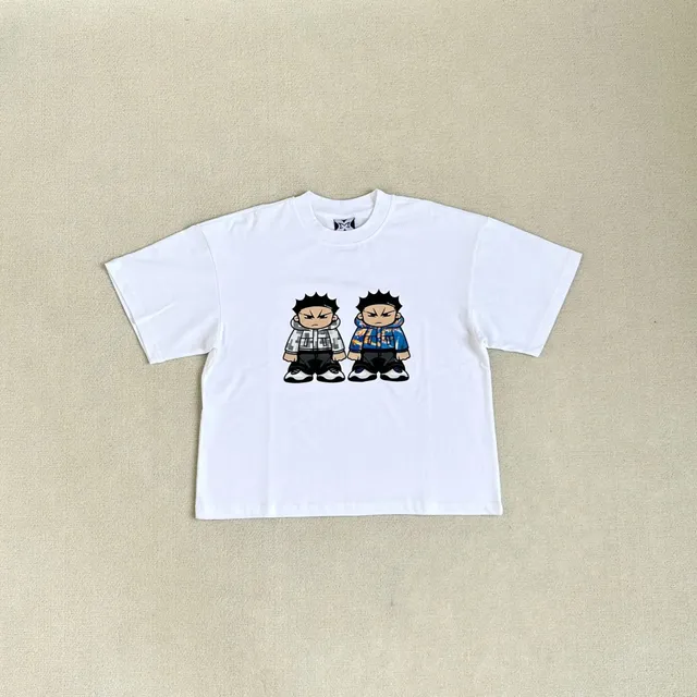 2个小孩/白