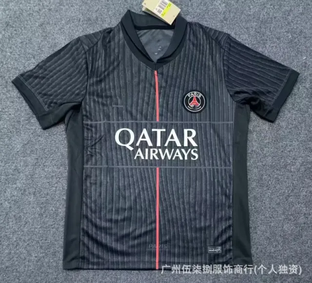 2526B黎三客