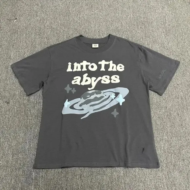 Sp5der Into The Abyss Tee Planet Graphic