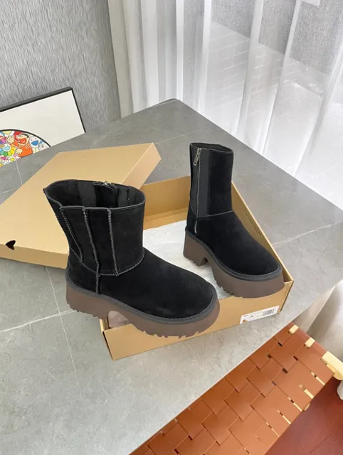 UGG Platform Boot Suede