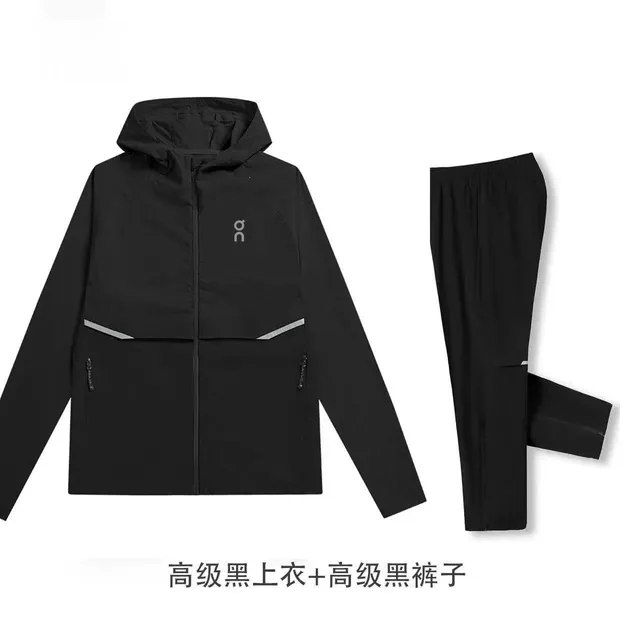 黑色上衣（平口袖口）+黑色裤子