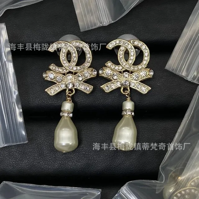正确款式C18