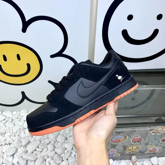 Nike × Palace Dunk Low Pigeon