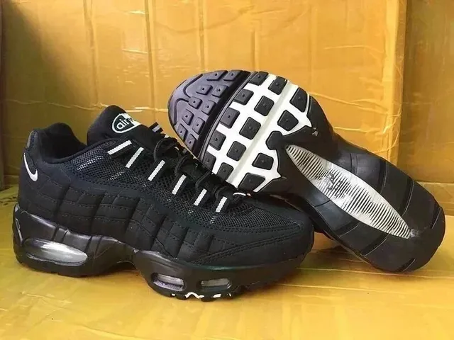 Nike Air Max 95 Black White