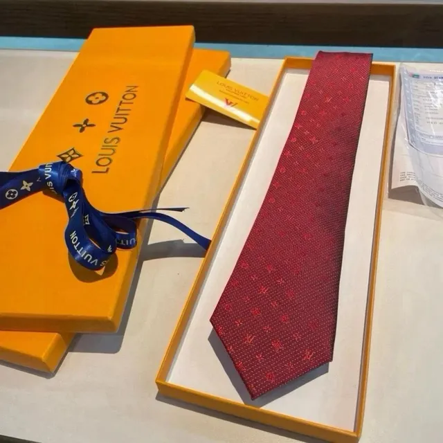 Louis Vuitton Necktie Monogram Print