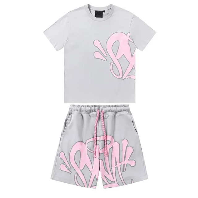 Syna World sets Graffiti Print