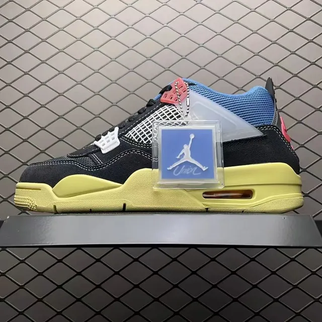 Air Jordan 4 Off-White Sail