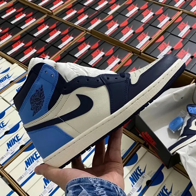 AJ1黑曜石