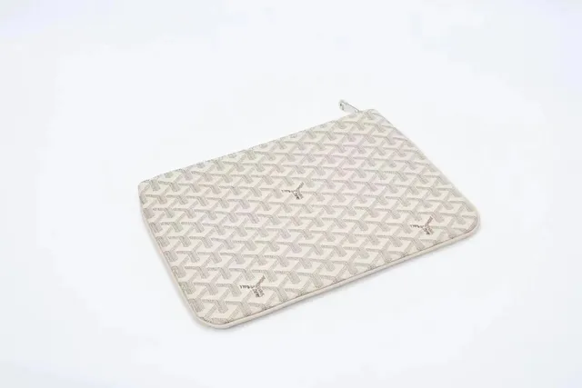Goyard St. Louis Pouch Classic Chevron