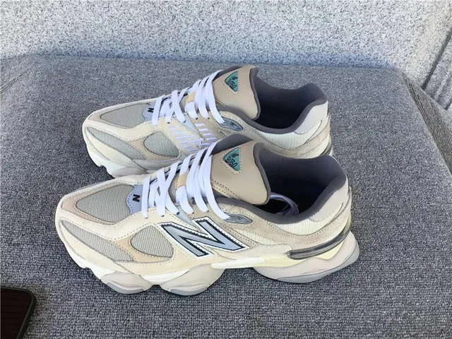 New Balance 2002R Beige Grey