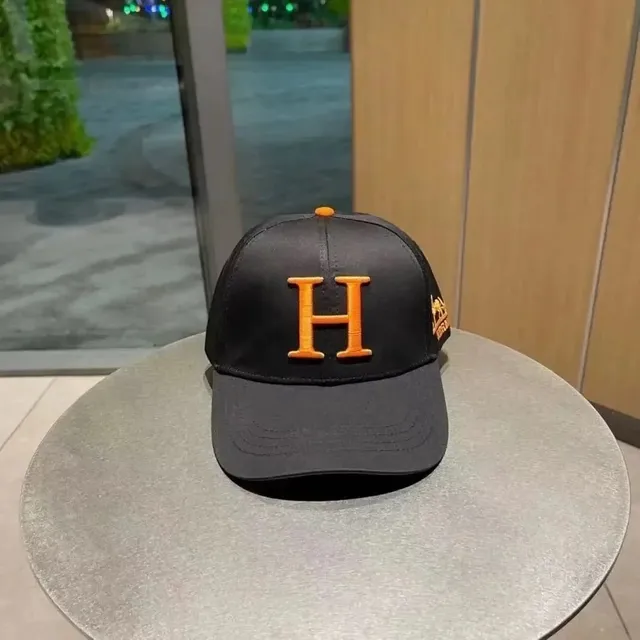 Hermès Cap H Logo