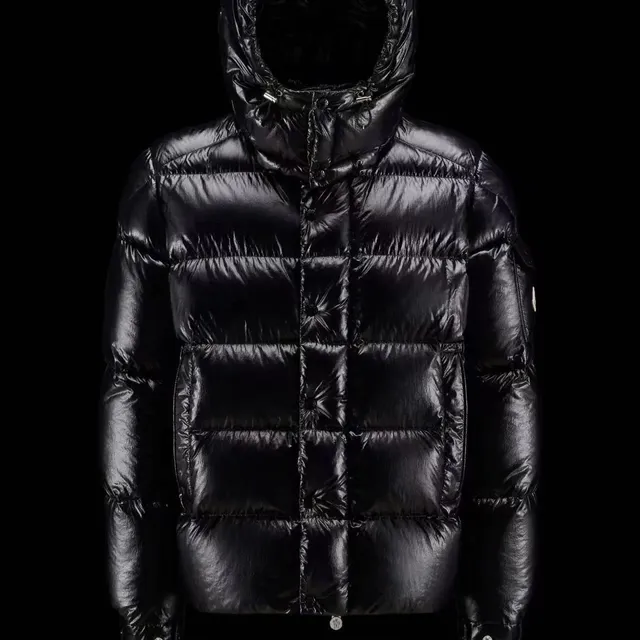 最高品质<90%白绒羽绒服-黑色