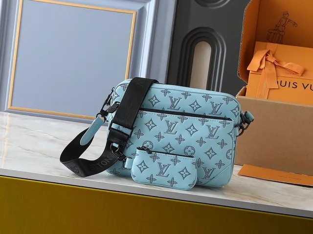 Louis Vuitton On The Go