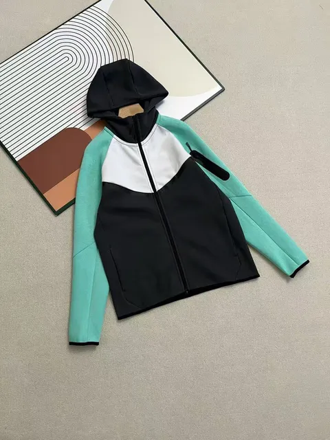 黑拼绿袖外套