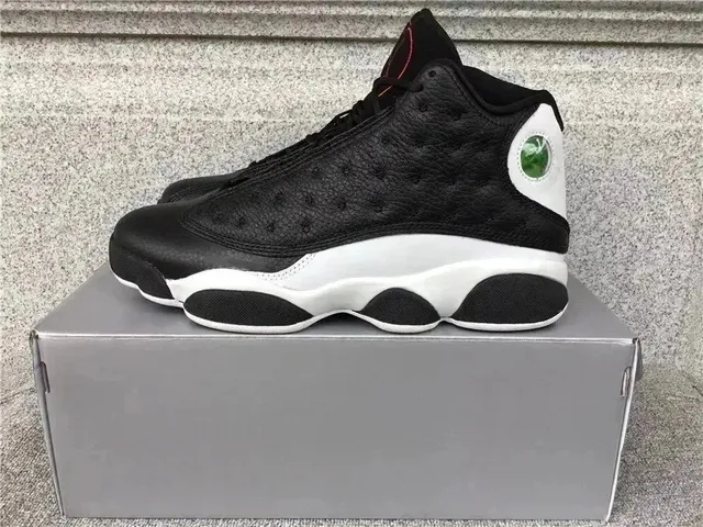 Air Jordan 13 Bred