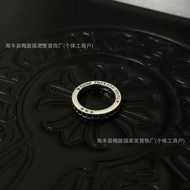 银色镶钻戒指(黑钻)