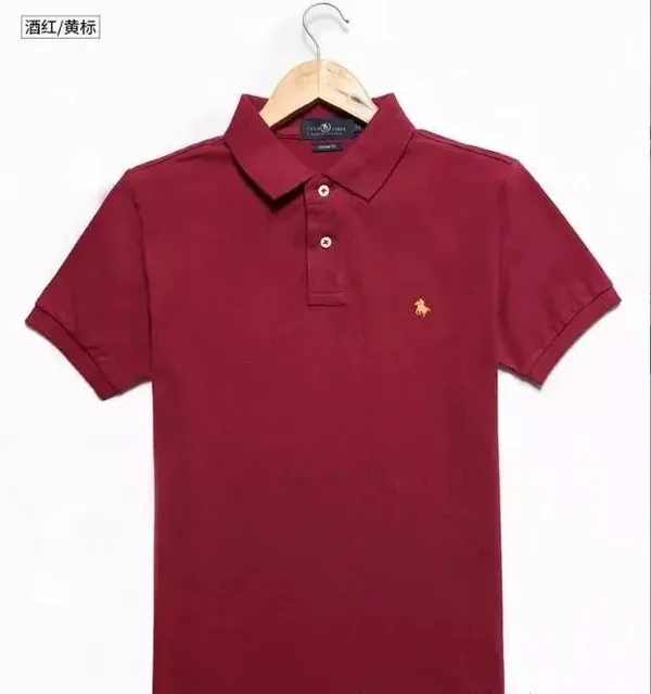 酒红色
