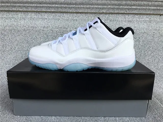 Air Jordan 11 Concord